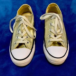 Converse All Stars in metallic gold